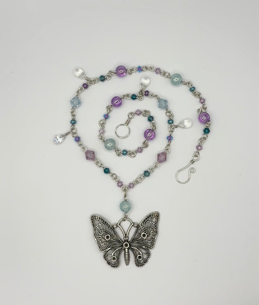 Fluttering Dew Drop Necklace